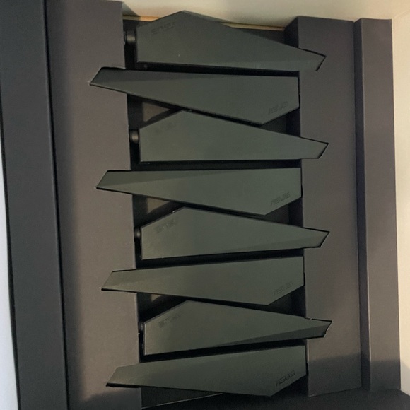 ASUS RT AC5300 EXTREME TRI BAND WIFI ROUTER - Picture 5 of 6